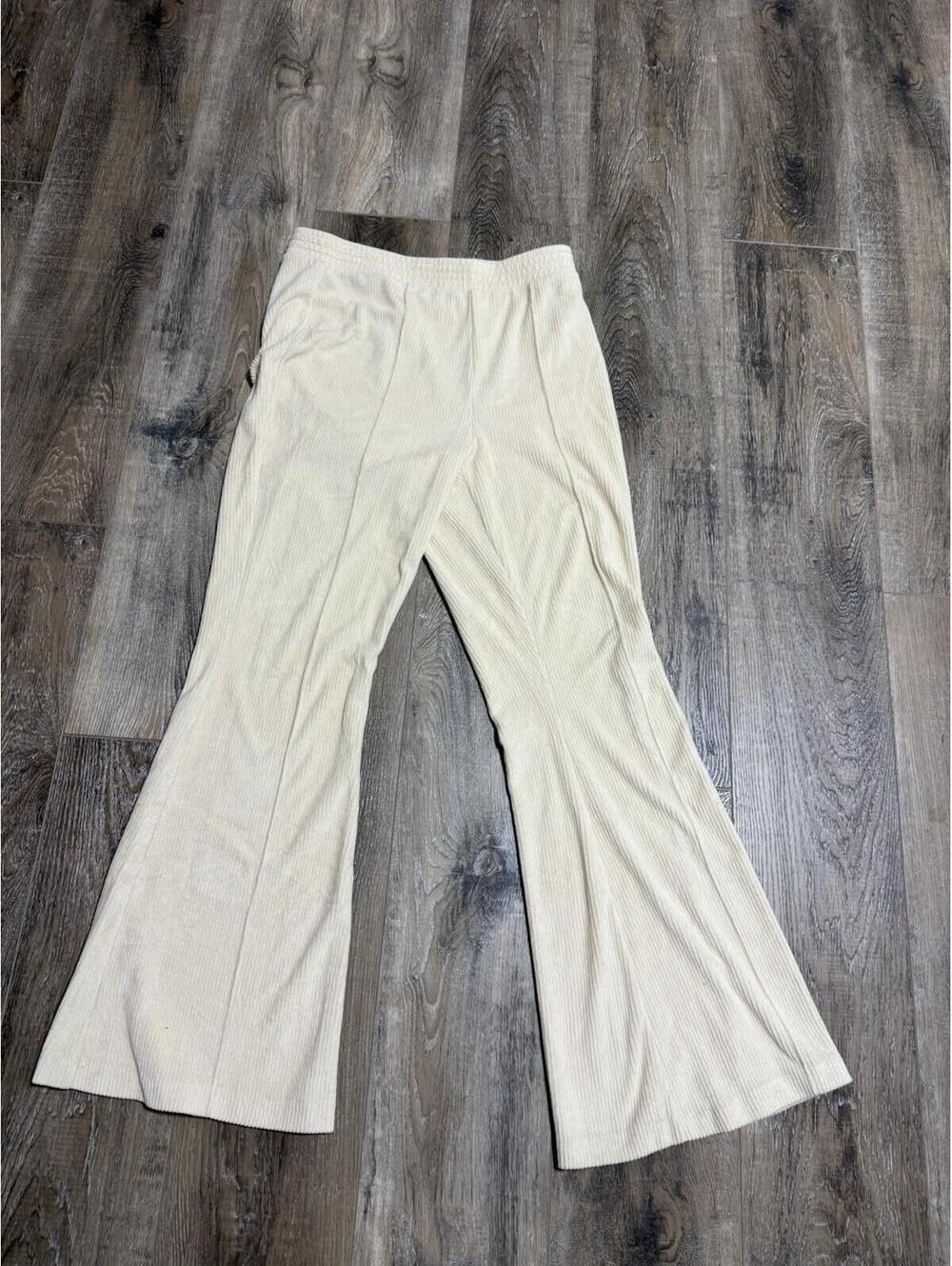 Aerie Corduroy Flare Leggings Cream Ribbed Groove On Pants M Athleisure Lounge